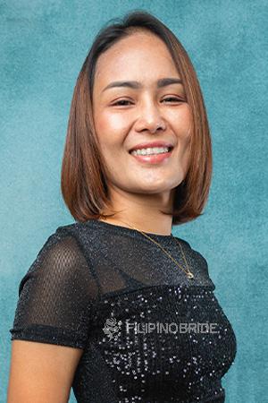 217065 - Nipa (Nicha) Age: 40 - Thailand